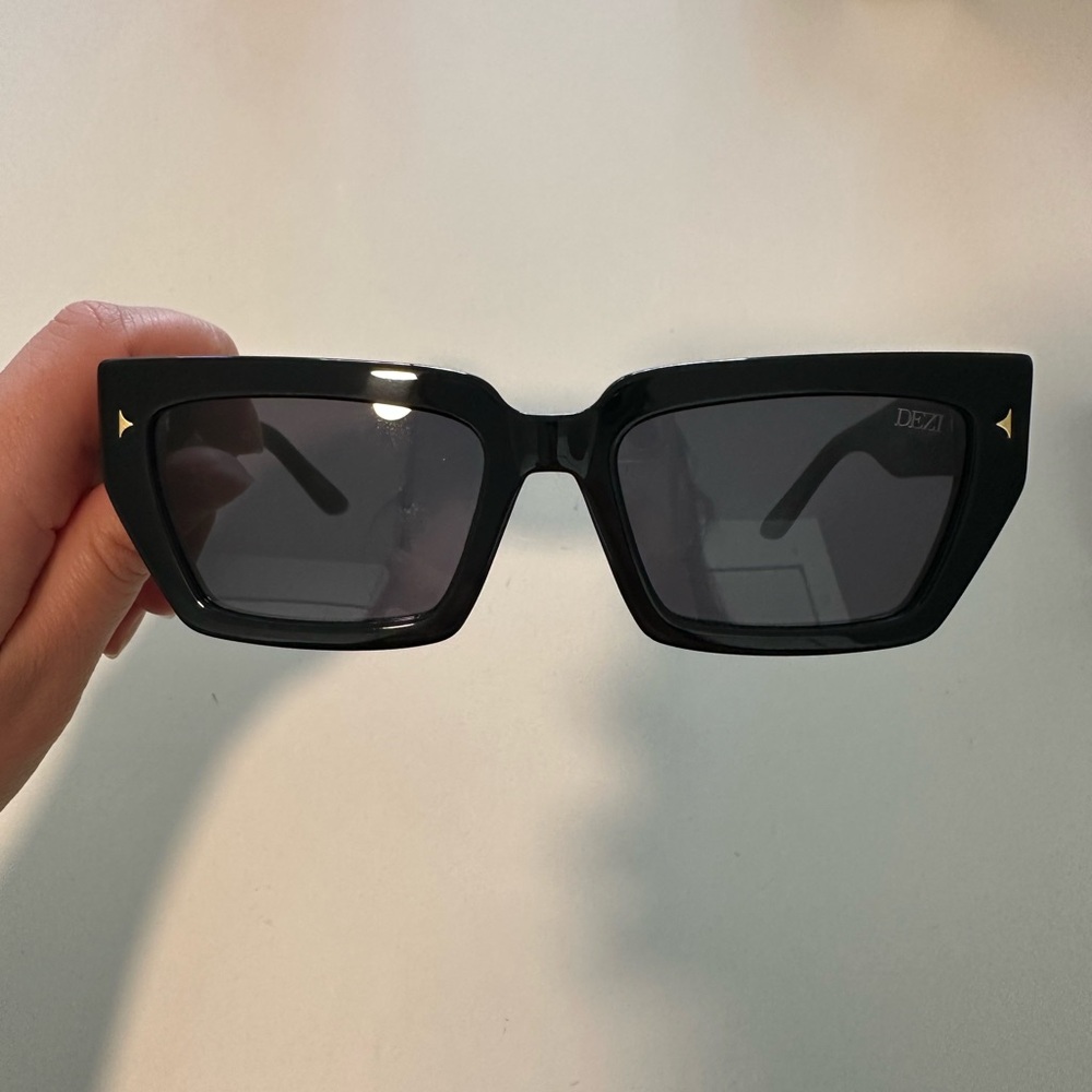 DEZI Switch Sunglasses - Picture 2 of 4